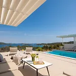Vila Konstanca *