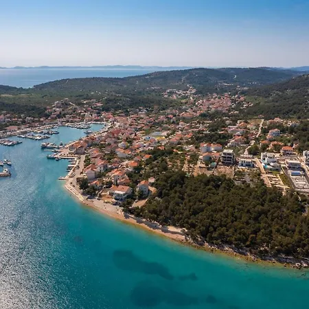 Konstanca يزيرا