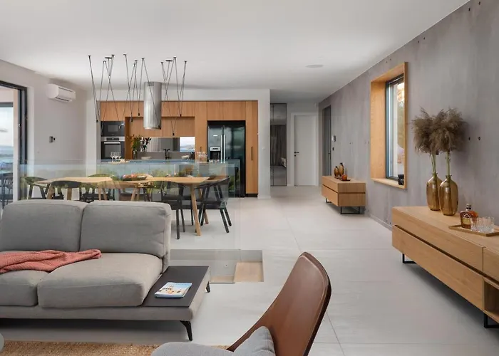 Konstanca * イェゼラ